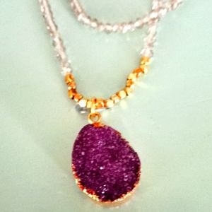PURPLE CRYSTAL PENDANT GOLD & GLASS BEAD NECKLACE